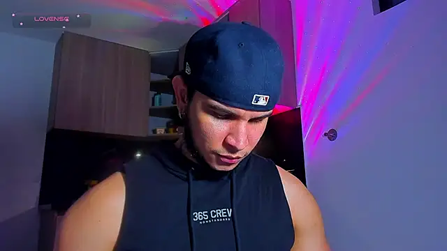 Snapshot of austinoficial chatting on 05-09-26, 12:05 austinoficial online show from 05-09-26, 12:05