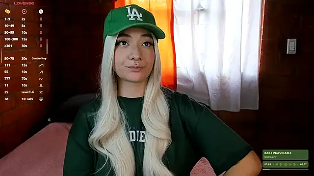 Snapshot of Annycolin_ chatting on 01-24-25, 08:43 Annycolin online show from 01-24-25, 08:43