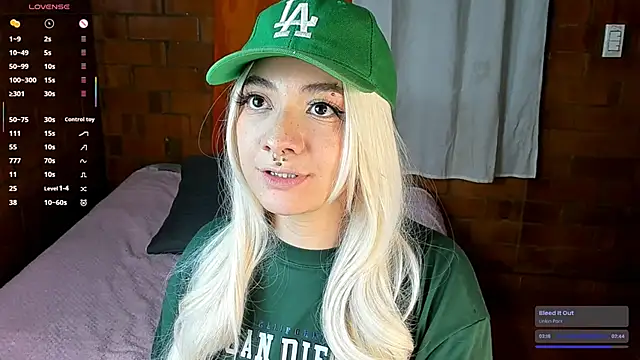 Snapshot of Annycolin_ chatting on 01-24-25, 11:45 Annycolin online show from 01-24-25, 11:45