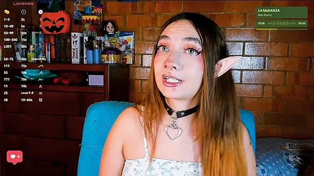 Snapshot of Annycolin_ chatting on 10-22-25, 03:18 Annycolin online show from 10-22-25, 03:18