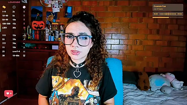 Snapshot of Annycolin_ chatting on 11-12-25, 04:13 Annycolin online show from 11-12-25, 04:13