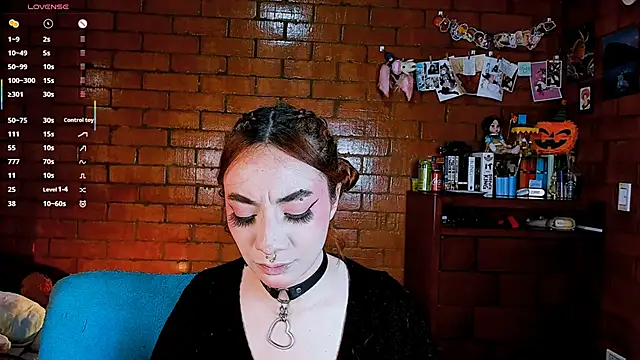 Snapshot of Annycolin_ chatting on 02-13-26, 09:33 Annycolin online show from 02-13-26, 09:33