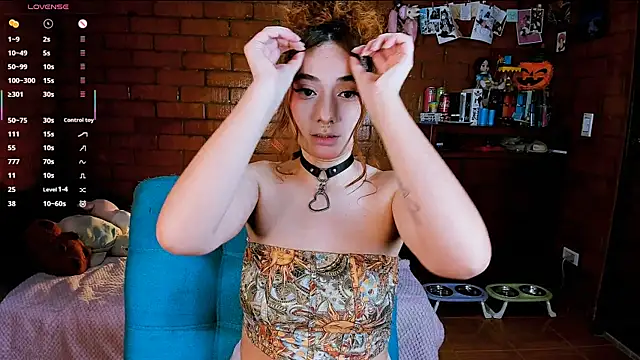 Snapshot of Annycolin_ chatting on 02-20-26, 10:54 Annycolin online show from 02-20-26, 10:54