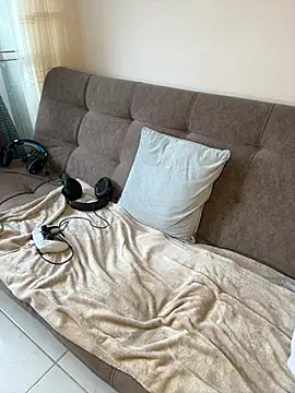 Snapshot of arturguy00 chatting on 02-06-26, 09:29 arturguy00 online show from 02-06-26, 09:29