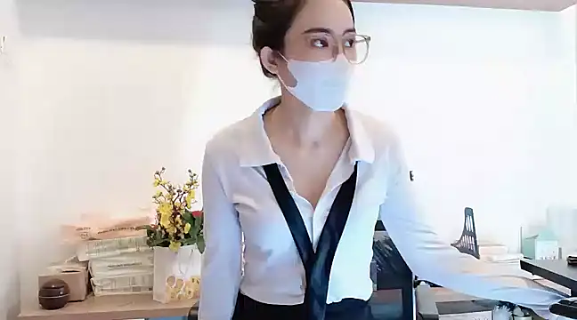 Lush-Office online show from 03-20-25, 12:08