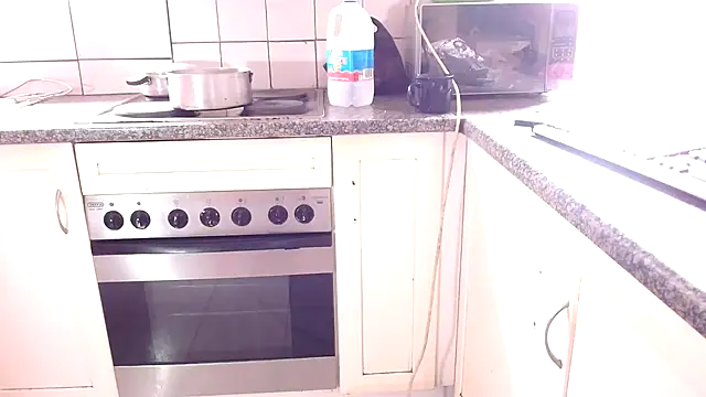 omalicha98 online show from 10-17-25, 06:38