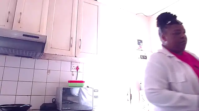 omalicha98 online show from 11-25-25, 06:35