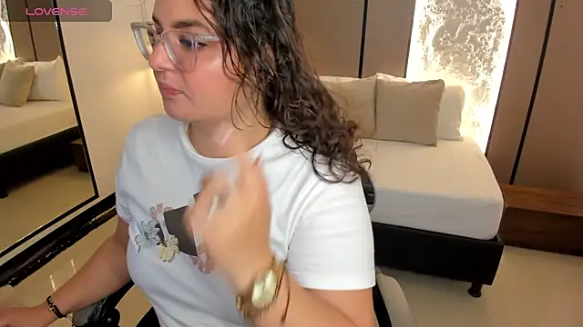 lilly ass  online show from 06-03-26, 12:19