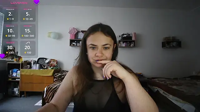 Snapshot of Your___Hope chatting on 03-13-26, 06:42 Your Hope online show from 03-13-26, 06:42