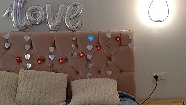 Lilliana Moon online show from 02-19-25, 11:49