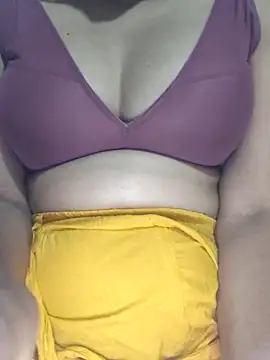 Snapshot of nikkibenza chatting on 12-02-25, 07:36 nikkibenza online show from 12-02-25, 07:36