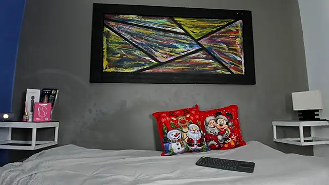 Snapshot of Charlotte_curvy_ chatting on 12-01-25, 08:14 Charlotte curvy online show from 12-01-25, 08:14