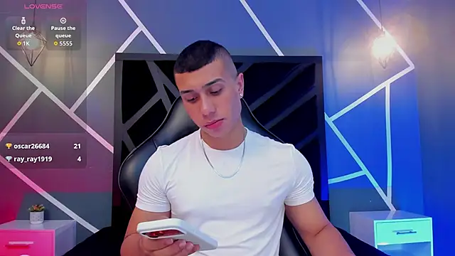 Snapshot of bruno_cavalli chatting on 01-16-26, 05:28 bruno cavalli online show from 01-16-26, 05:28