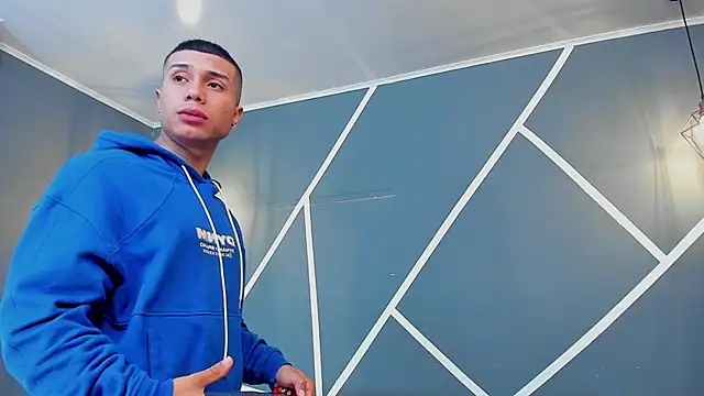 Snapshot of bruno_cavalli chatting on 03-12-26, 05:30 bruno cavalli online show from 03-12-26, 05:30