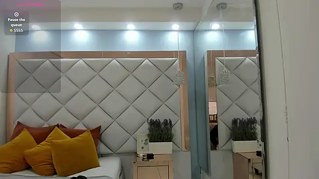 Snapshot of carla_woods chatting on 09-11-25, 05:13 carla woods online show from 09-11-25, 05:13