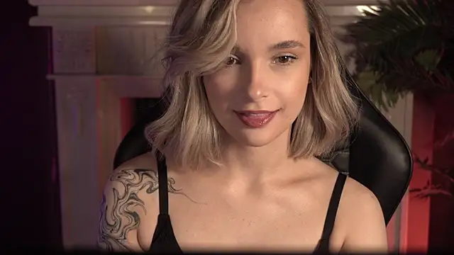 Snapshot of Bella_Alita chatting on 01-19-25, 08:41 Bella Alita online show from 01-19-25, 08:41