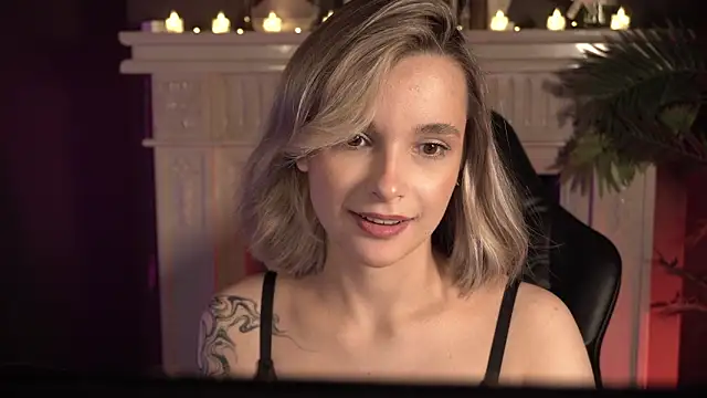 Snapshot of Bella_Alita chatting on 01-19-25, 11:43 Bella Alita online show from 01-19-25, 11:43