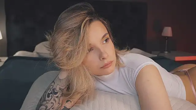 Snapshot of Bella_Alita chatting on 03-15-25, 08:32 Bella Alita online show from 03-15-25, 08:32