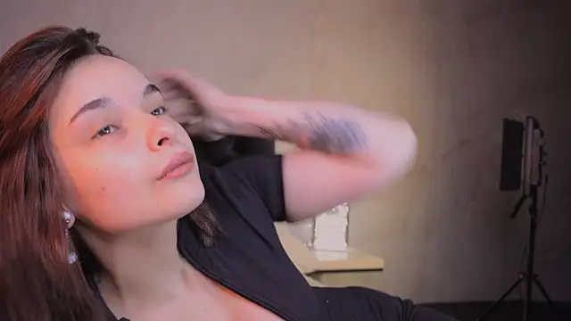 Snapshot of Bella_Alita chatting on 10-03-25, 08:28 Bella Alita online show from 10-03-25, 08:28