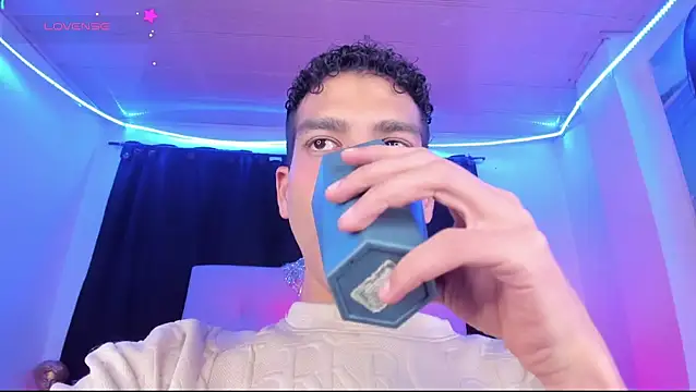 Snapshot of Ethan_Boyy chatting on 06-26-26, 02:38 Ethan Boyy online show from 06-26-26, 02:38