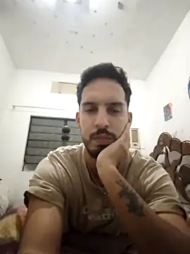Snapshot of alejo5288 chatting on 09-15-25, 03:28 alejo5288 online show from 09-15-25, 03:28