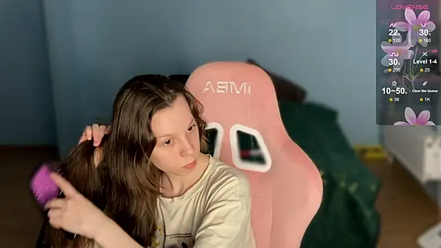 Snapshot of na_prikole_ chatting on 12-19-25, 02:35 na prikole online show from 12-19-25, 02:35