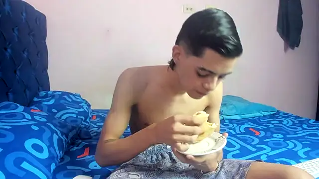 Latinos 2001 online show from 02-02-26, 03:22