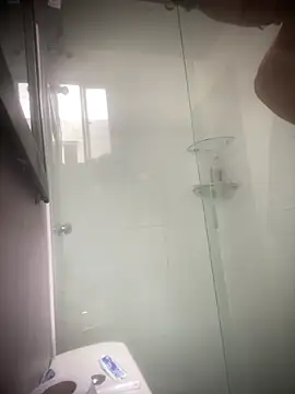 Snapshot of Latinos_2001 chatting on 03-17-26, 03:04 Latinos 2001 online show from 03-17-26, 03:04