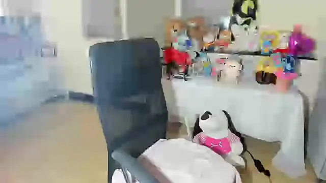 Snapshot of thamara226 chatting on 03-09-26, 01:04 thamara226 online show from 03-09-26, 01:04