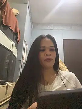 Snapshot of SophiaCourthaway chatting on 11-11-25, 05:35 SophiaCourthaway online show from 11-11-25, 05:35