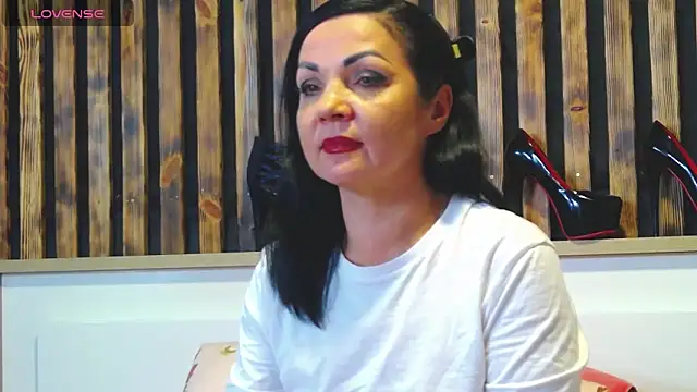 Snapshot of Tory_Lovi chatting on 12-20-25, 12:12 Tory Lovi online show from 12-20-25, 12:12