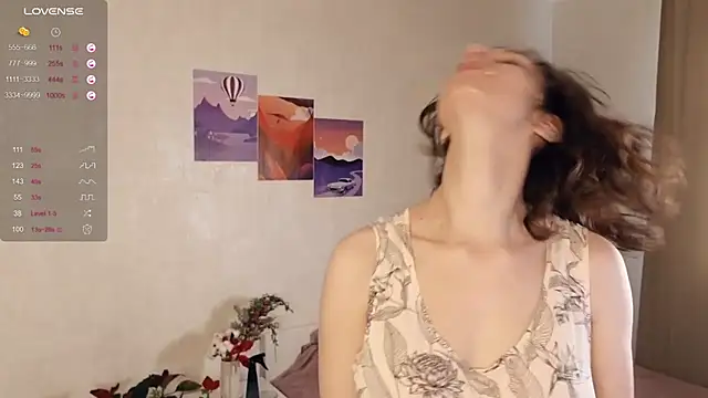 Snapshot of Leya_Curly chatting on 02-06-25, 12:16 Leya Curly online show from 02-06-25, 12:16