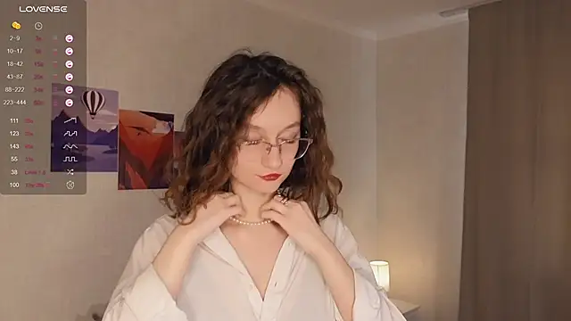 Snapshot of Leya_Curly chatting on 02-20-25, 12:36 Leya Curly online show from 02-20-25, 12:36