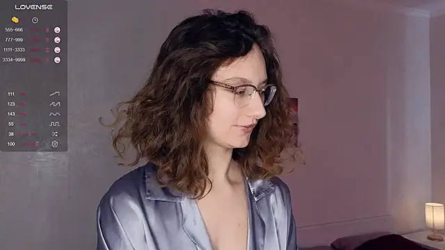 Snapshot of Leya_Curly chatting on 02-23-25, 10:28 Leya Curly online show from 02-23-25, 10:28