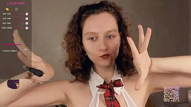 Snapshot of Leya_Curly chatting on 09-19-25, 03:02 Leya Curly online show from 09-19-25, 03:02