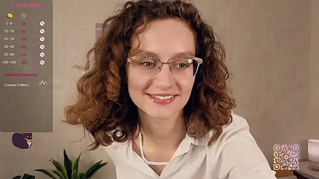 Snapshot of Leya_Curly chatting on 09-23-25, 03:59 Leya Curly online show from 09-23-25, 03:59