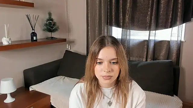 MonaClive online show from 02-04-25, 08:02