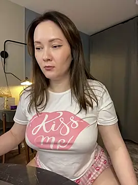 Kiss My Body online show from 09-22-25, 04:42