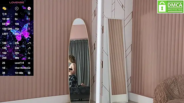 Eva  Summer online show from 02-24-25, 01:10