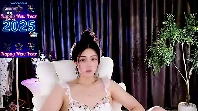 Snapshot of miaomiao-777 chatting on 01-27-25, 12:12 miaomiao-777 online show from 01-27-25, 12:12