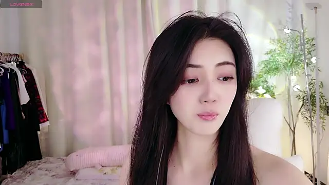 Snapshot of miaomiao-777 chatting on 09-10-25, 11:32 miaomiao-777 online show from 09-10-25, 11:32