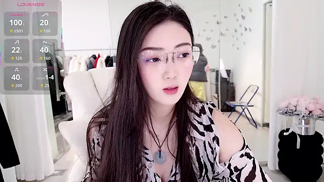 Snapshot of miaomiao-777 chatting on 02-05-26, 04:39 miaomiao-777 online show from 02-05-26, 04:39