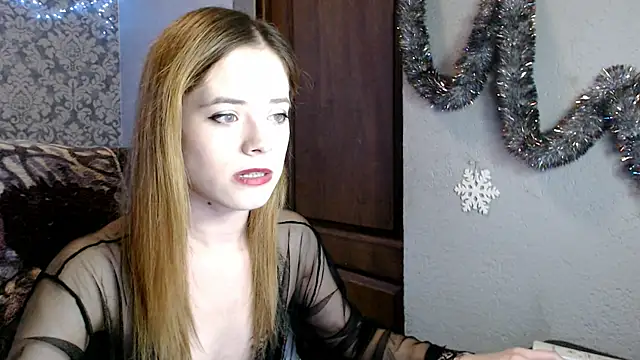 LauraBlan online show from 12-25-24, 07:56