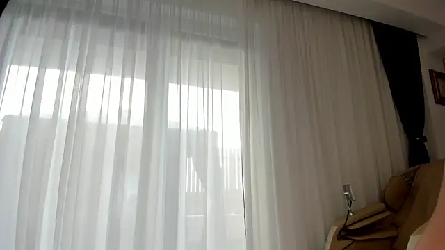 Saradiamond1 online show from 11-06-25, 08:15