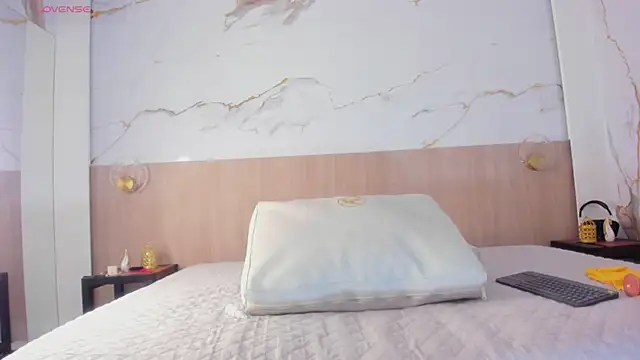 Snapshot of pocahontas_pow chatting on 03-20-25, 11:38 pocahontas pow online show from 03-20-25, 11:38