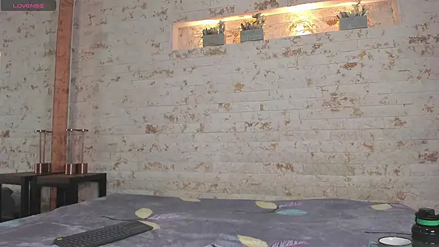 Snapshot of pocahontas_pow chatting on 10-08-25, 12:03 pocahontas pow online show from 10-08-25, 12:03