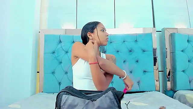 Snapshot of pocahontas_pow chatting on 03-12-26, 11:49 pocahontas pow online show from 03-12-26, 11:49