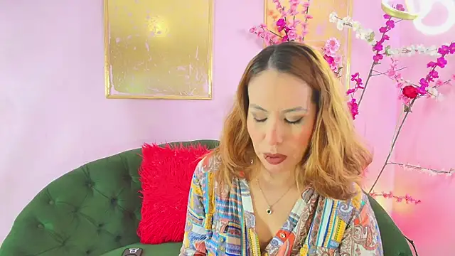 Snapshot of scarlette69 chatting on 12-04-25, 07:44 scarlette69 online show from 12-04-25, 07:44