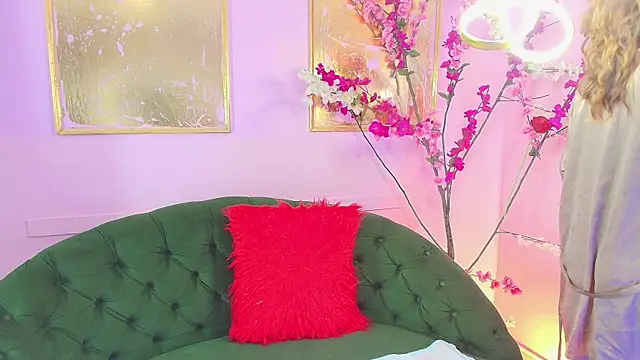 Snapshot of scarlette69 chatting on 12-16-25, 07:41 scarlette69 online show from 12-16-25, 07:41