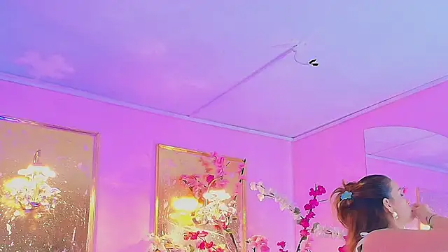 Snapshot of scarlette69 chatting on 02-20-26, 07:58 scarlette69 online show from 02-20-26, 07:58